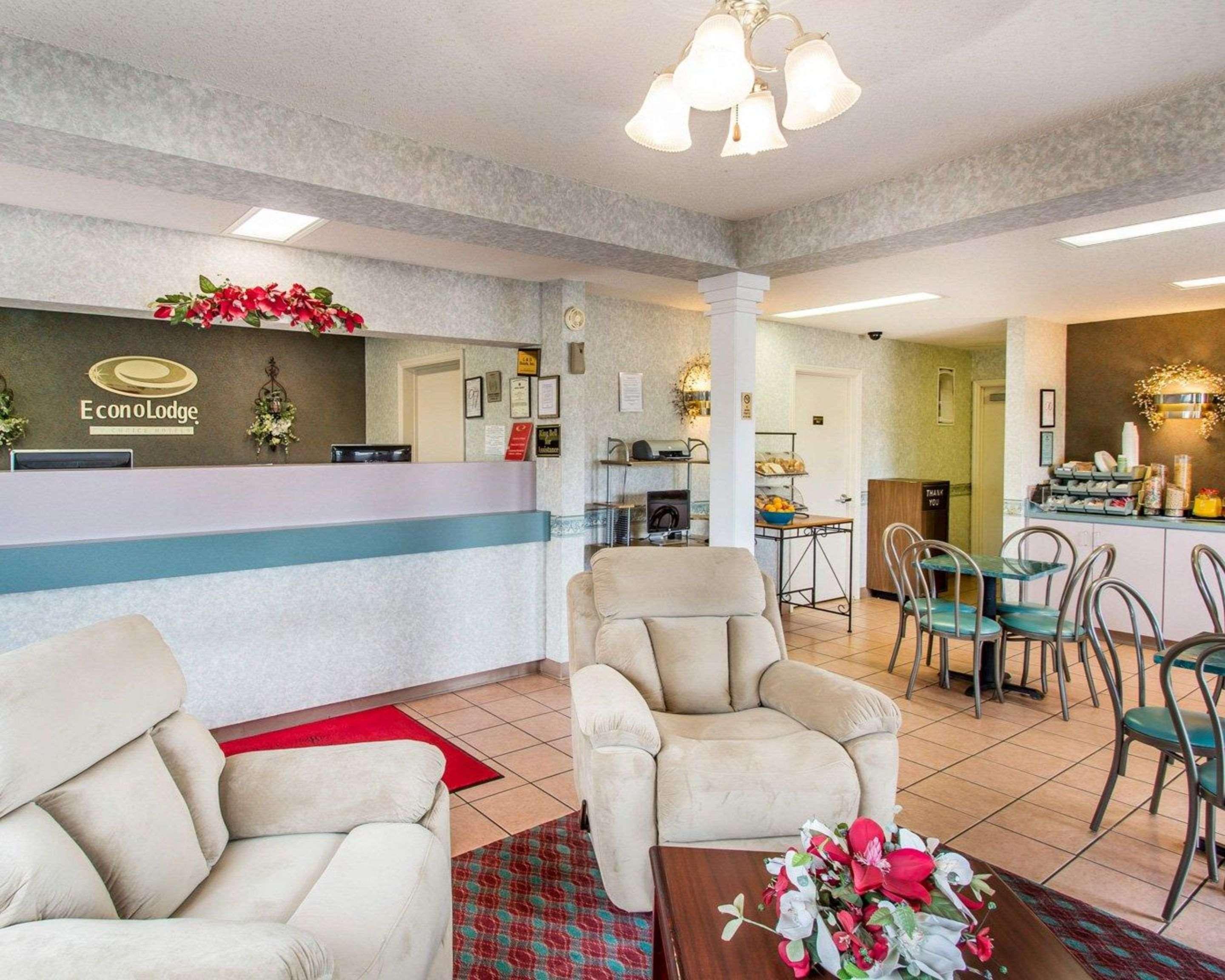 Econo Lodge Dothan Eksteriør billede