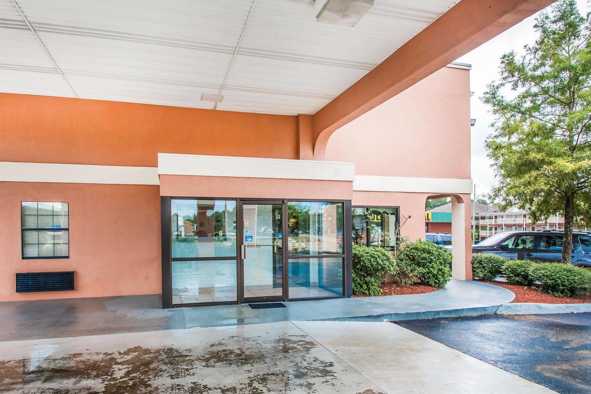 Econo Lodge Dothan Eksteriør billede